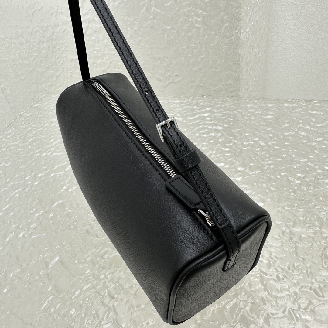 The R0w 90s bag-cowhide leather-19.5*10*8cm