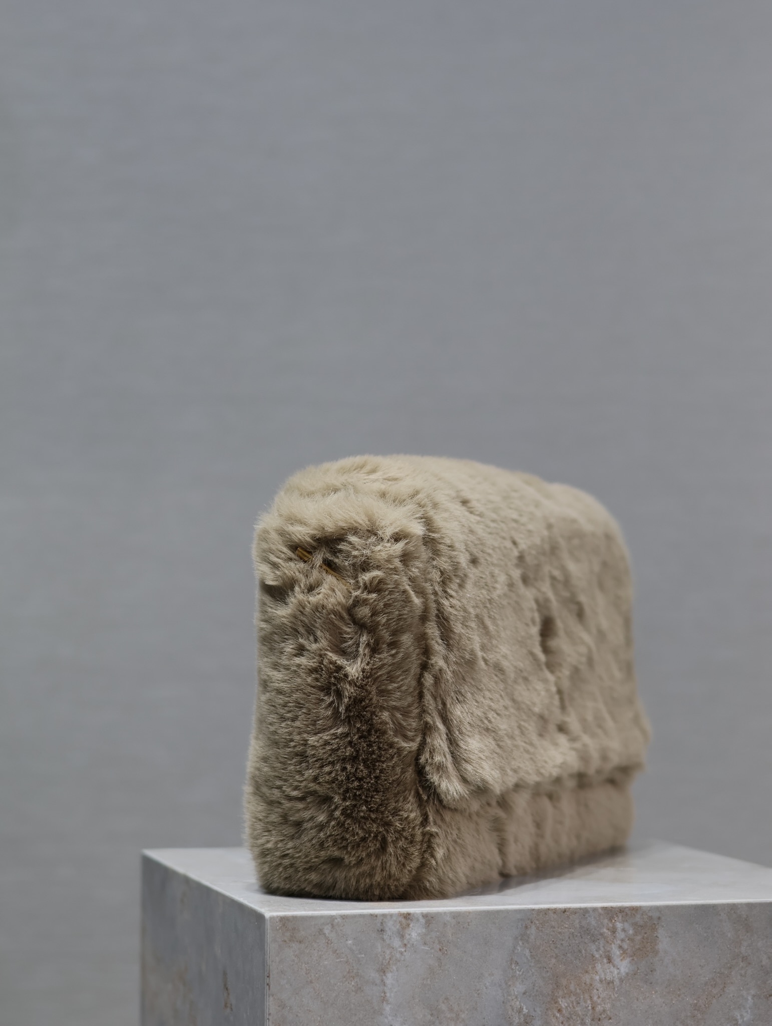 Y*L kate with raffia-28.5×20×6cm