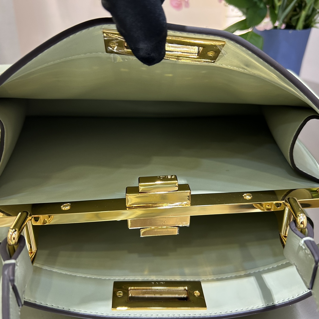 F**di peekaboo iseeu bag-33x25x13cm