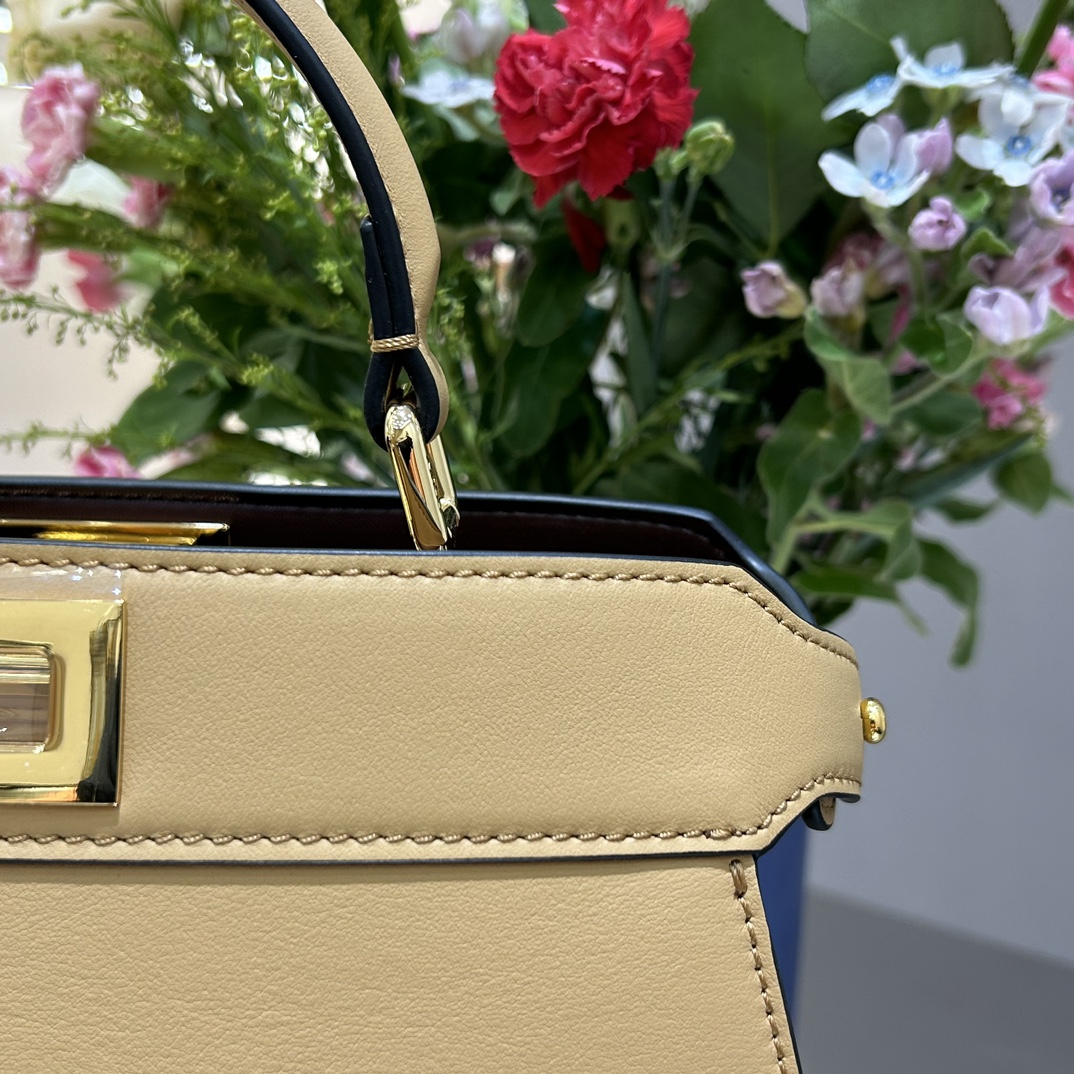 F**di peekaboo iseeu bag-33x25x13cm