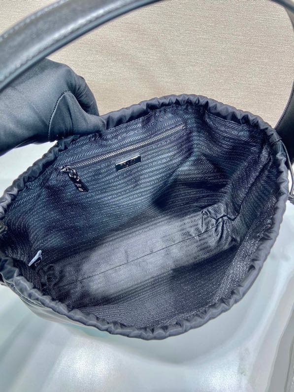 Pra*a b6250 vintage hobo bag-23*18*8cm