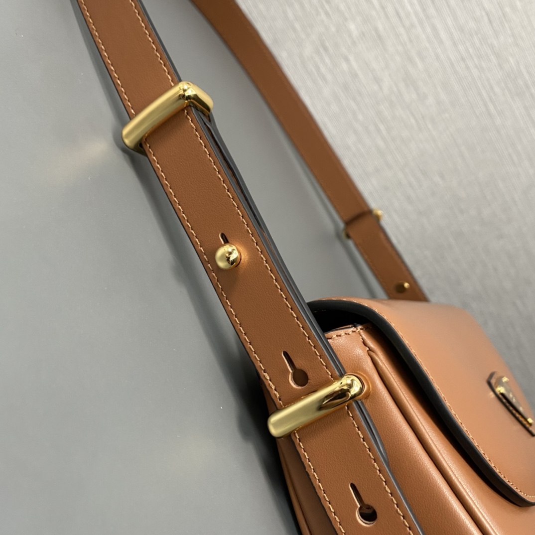 Pra*a moon handbags 1bd365-22*17*5.5cm