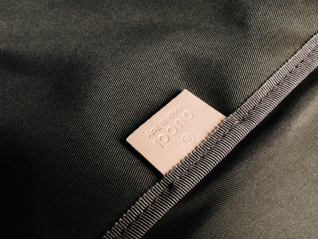 G*u*i messenger bag-38*30*13cm