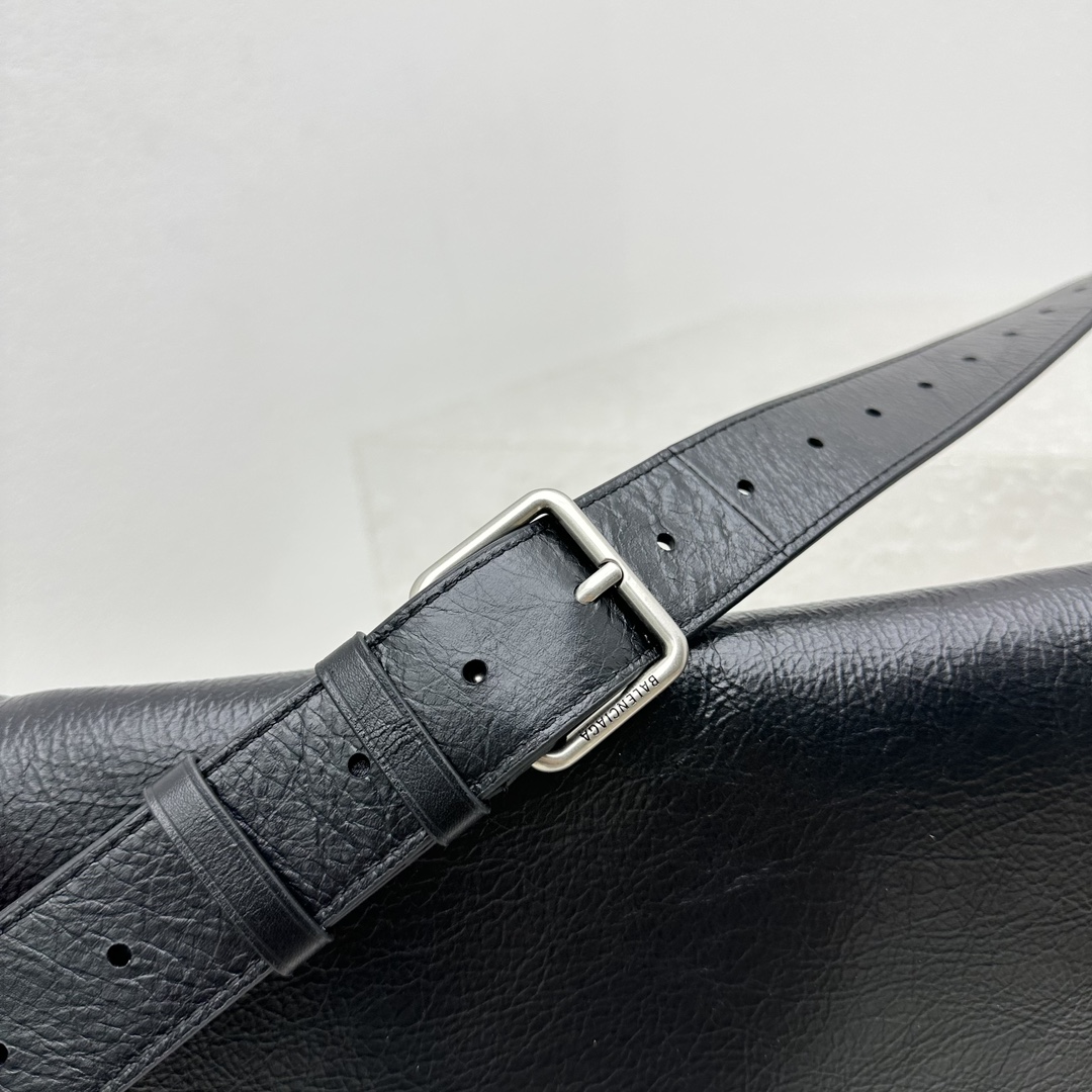 Ba*len*cia*ga bb soft bag-24*36*4cm