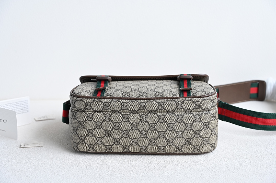 g*u*i gg S*p*e message bag-27*20*10cm