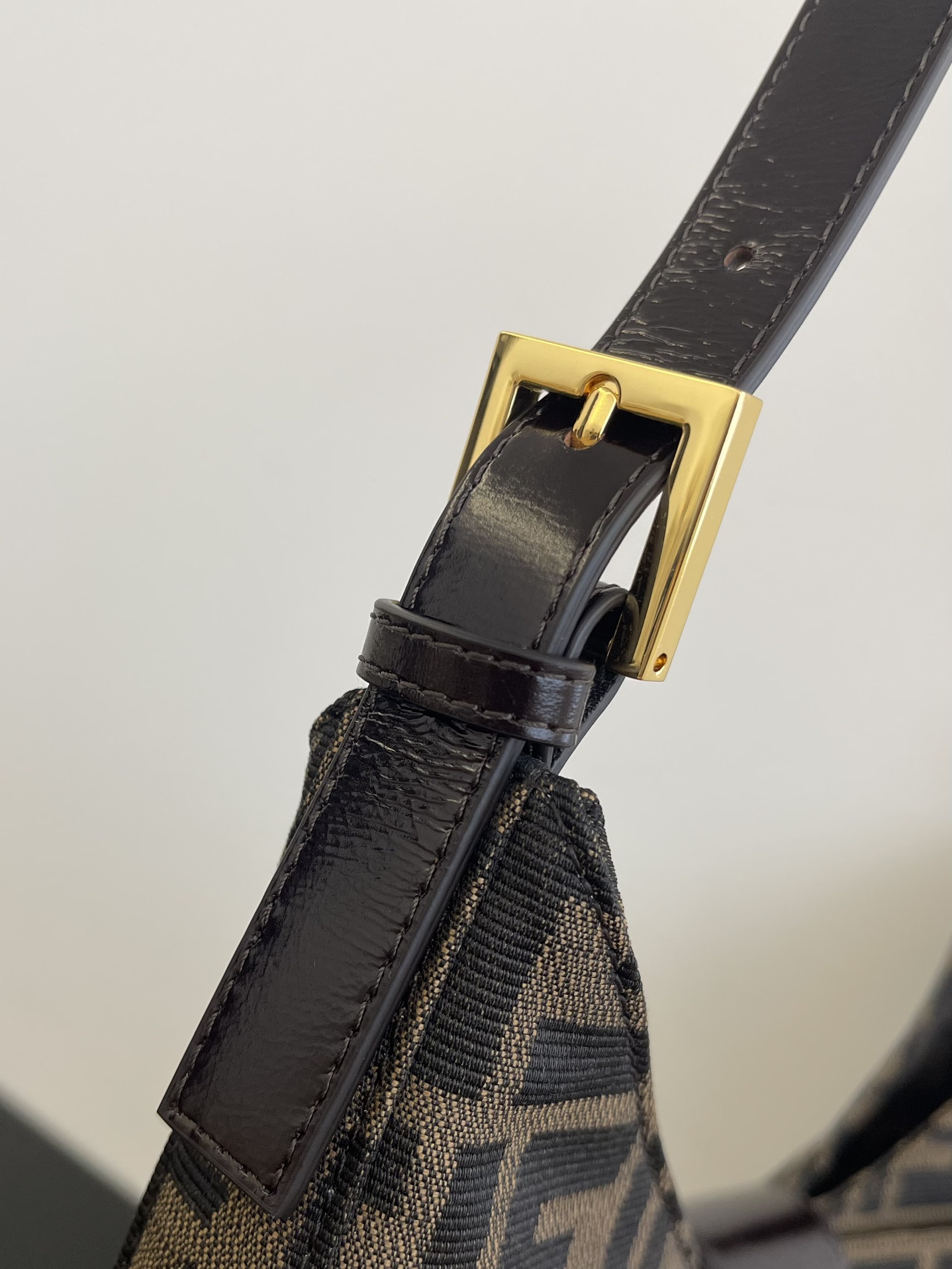 F**di vintage bag-29x25x4cm