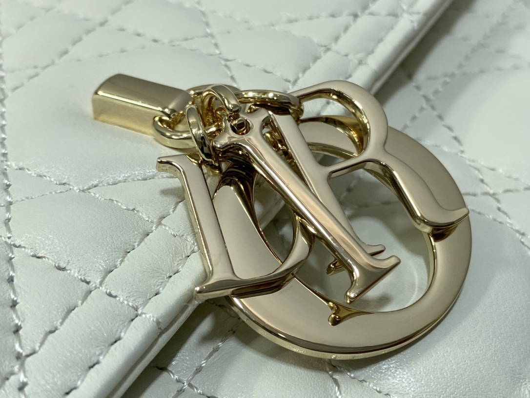 D*or miss carro bag-24*14*7.5cm