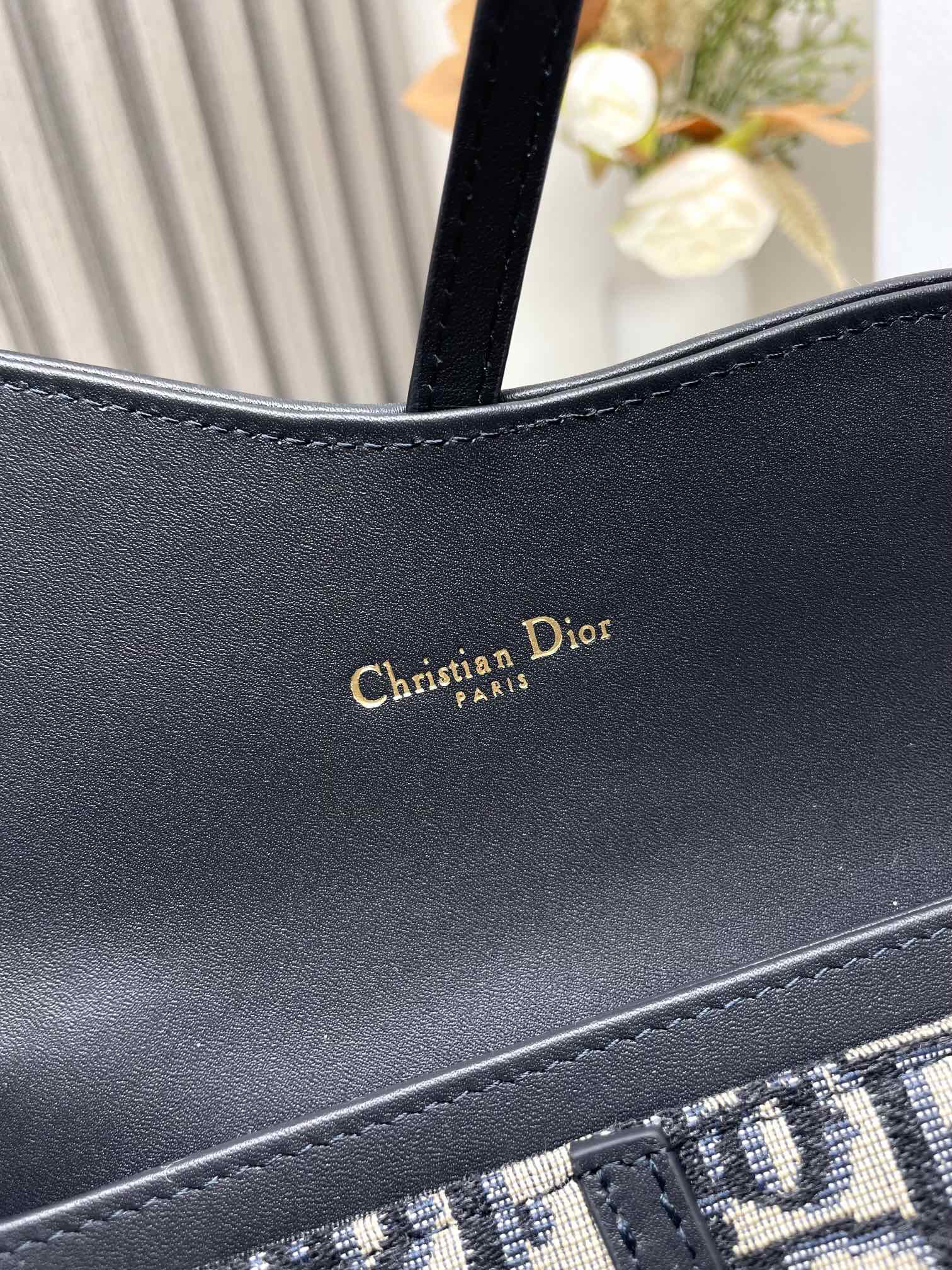 D*or wallet on chain-19*9.5*3cm