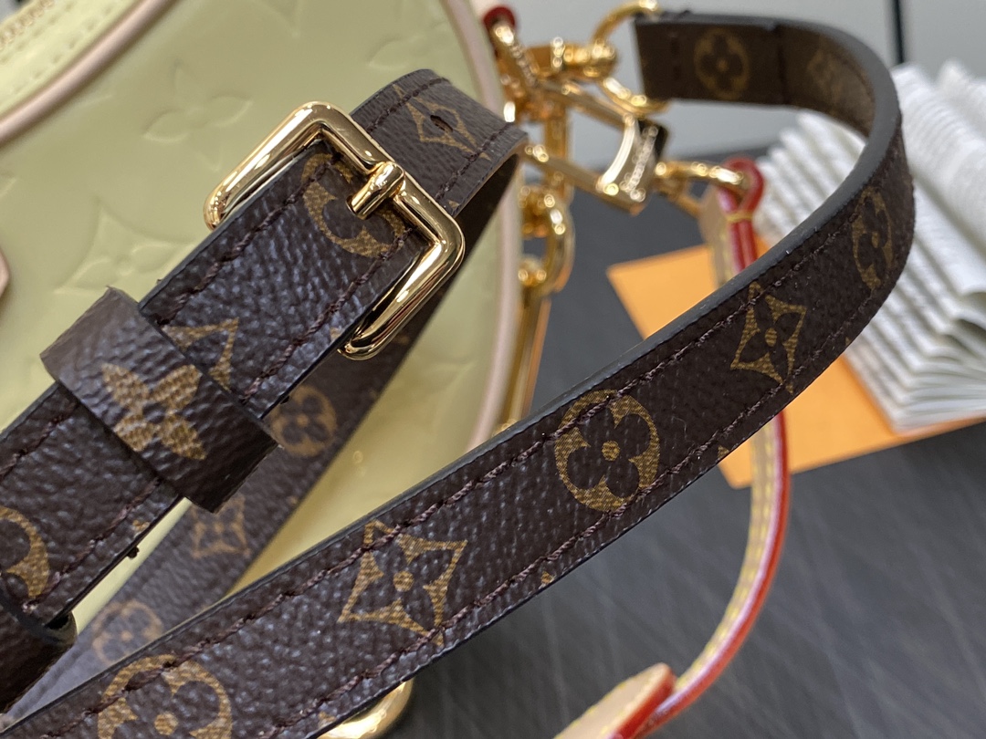 l0*is V*t0n croissant m24021-21 x 13 x 7cm