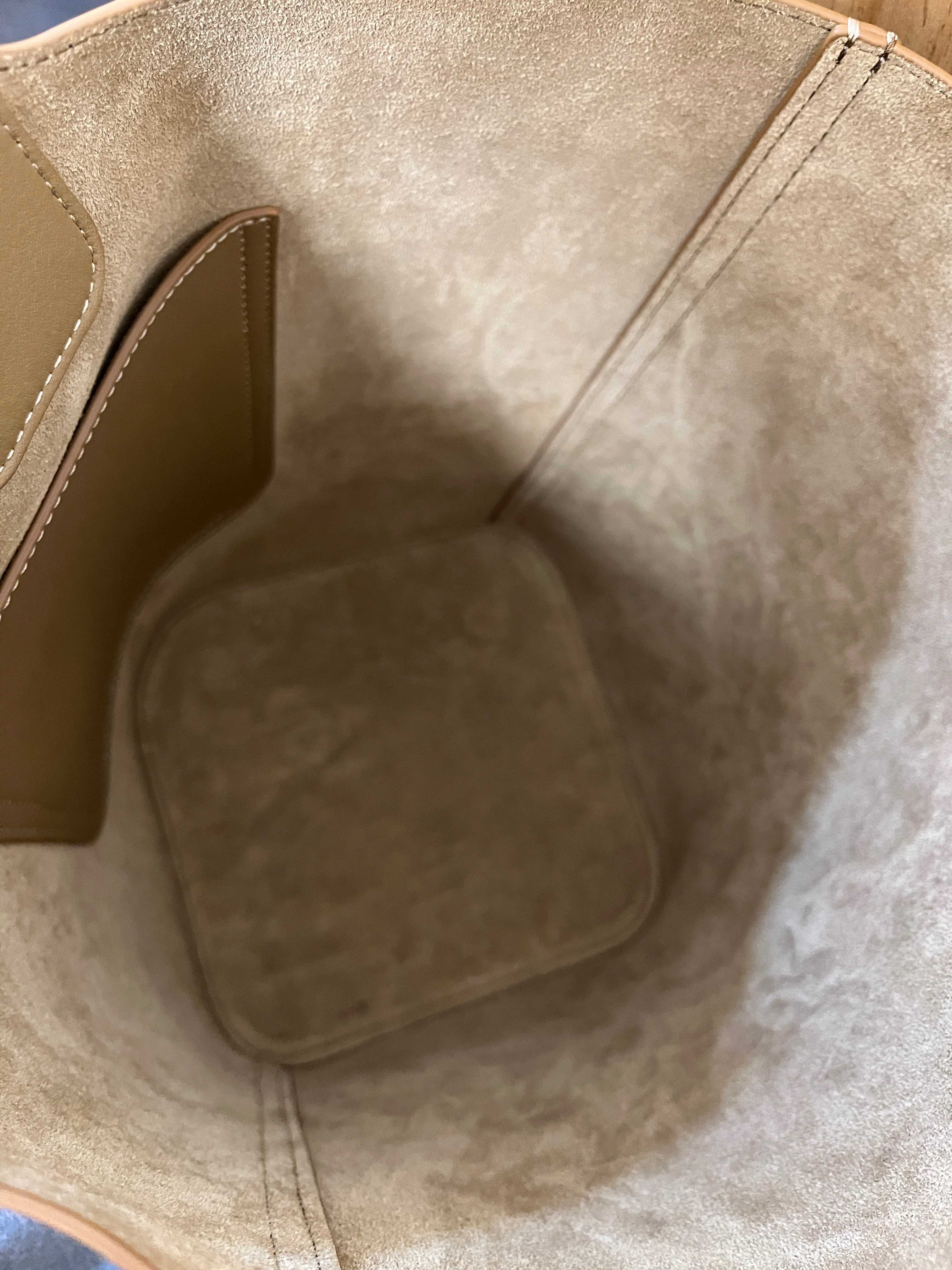 L0ew* pebble bucket bag-28*24*23cm