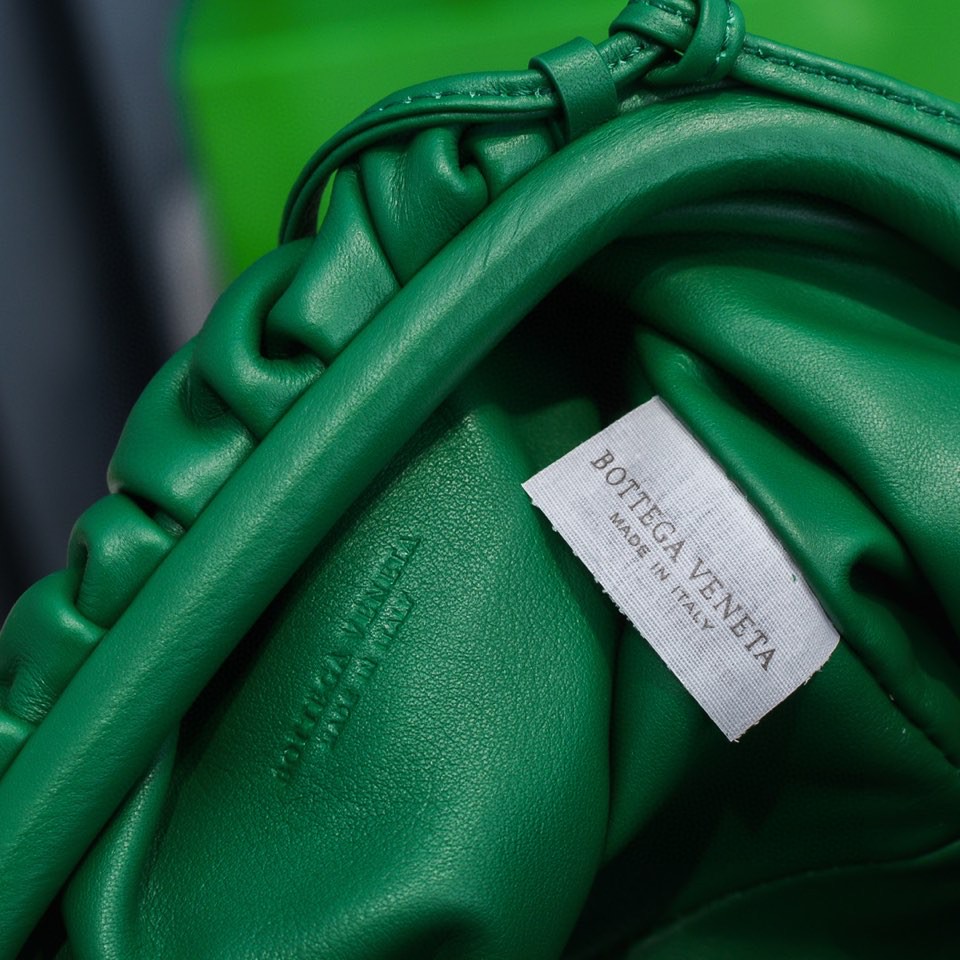 bo*te*ga Ve*ne*ta the pouch bag-22*9cm