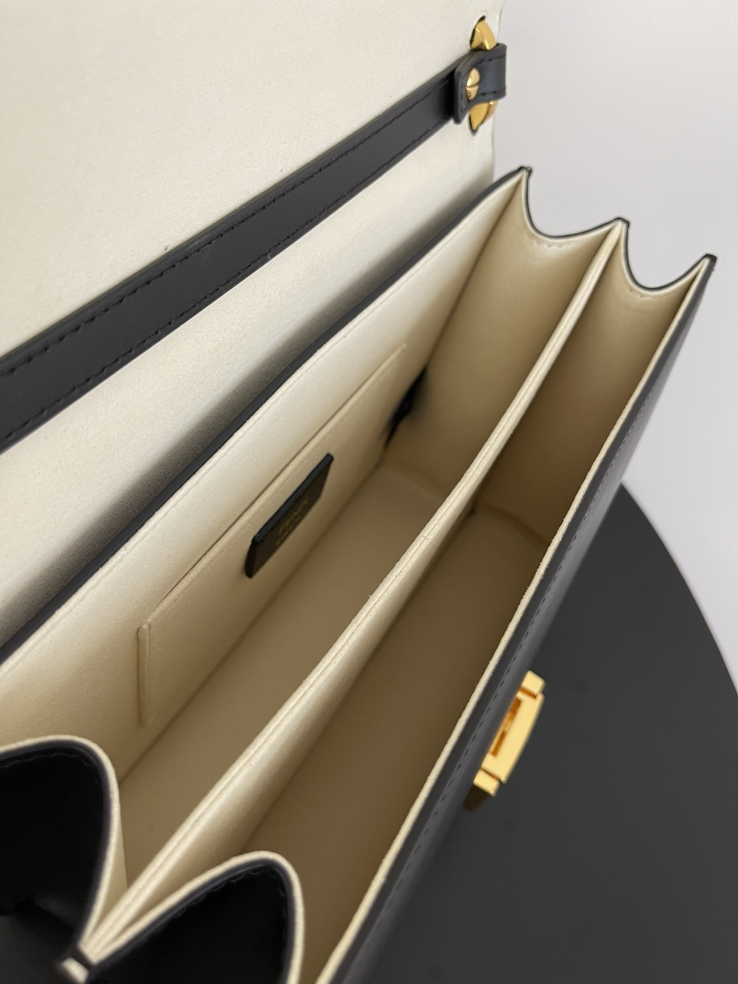 F**di kan u-25x17x10cm