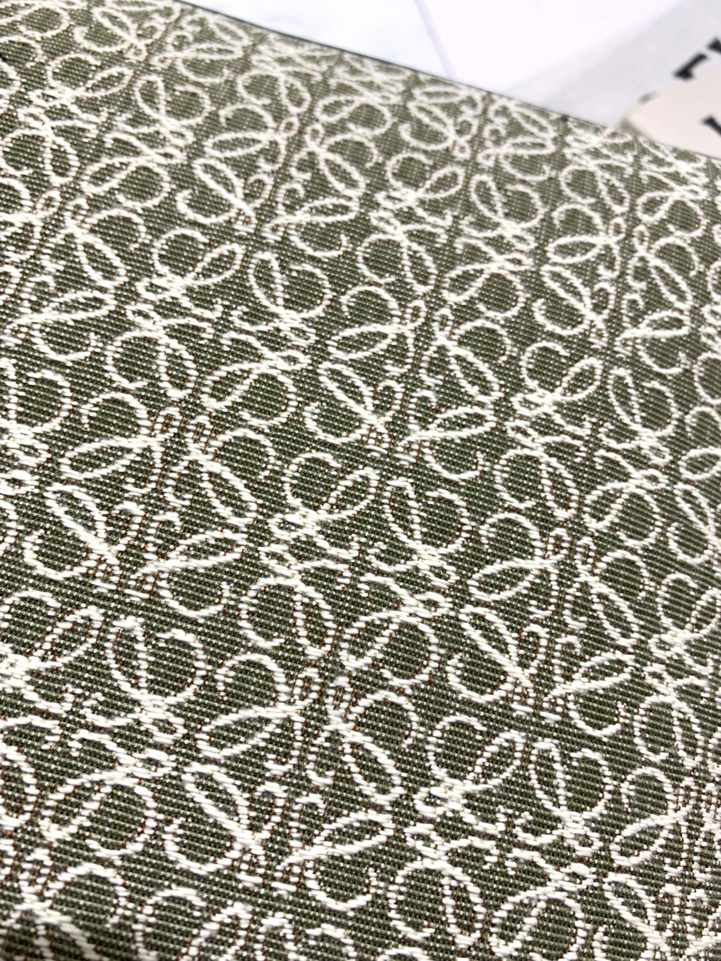 L0ew* anagram square tote-21*10*22cm