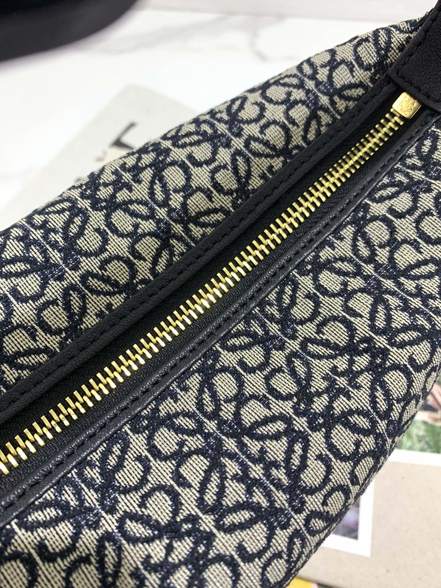 L0ew* cubi anagramtote-21*12*17cm