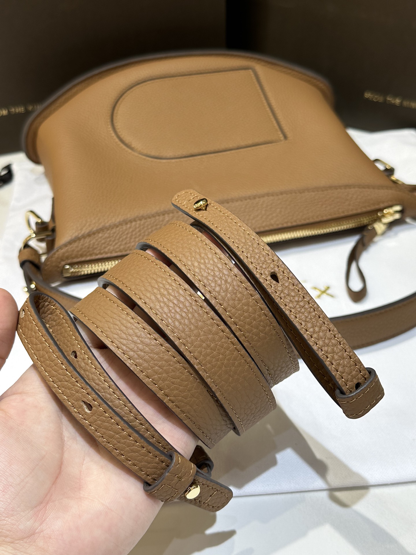 De1uavx pin swing tote-29*9*20cm