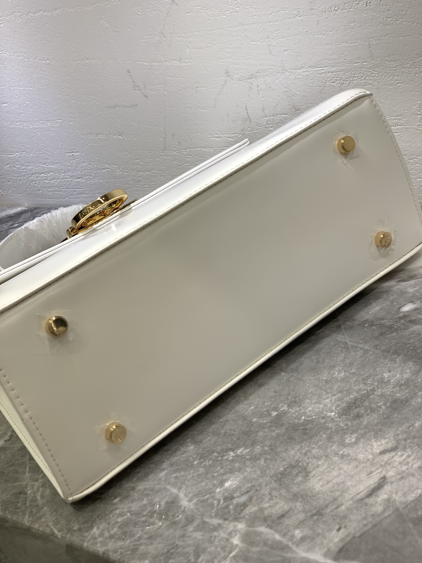 Ferragamo Tote-27×20×10CM