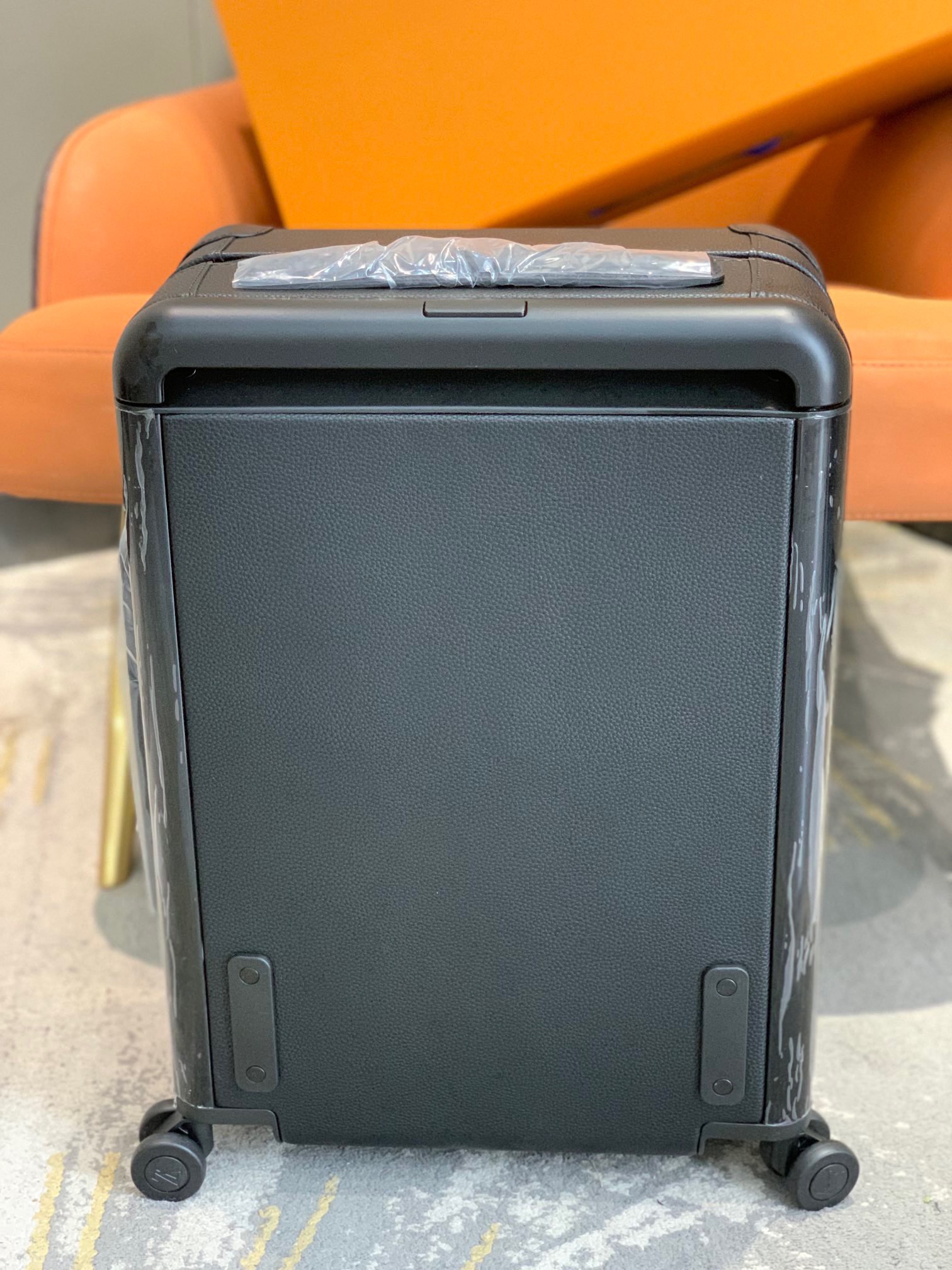 l0*is V*t0n horizon 55-38*55*21cm