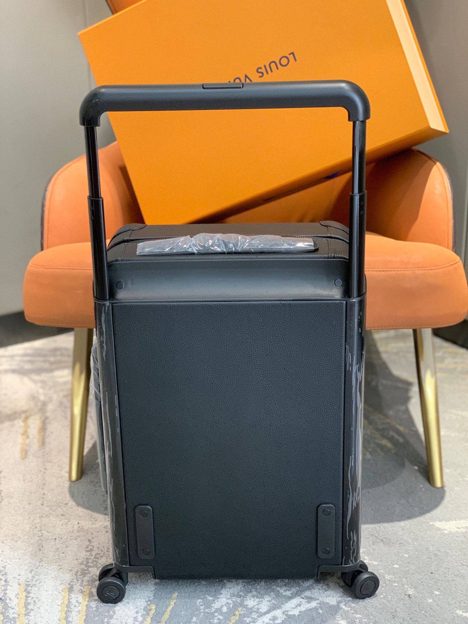 l0*is V*t0n horizon 55-38*55*21cm