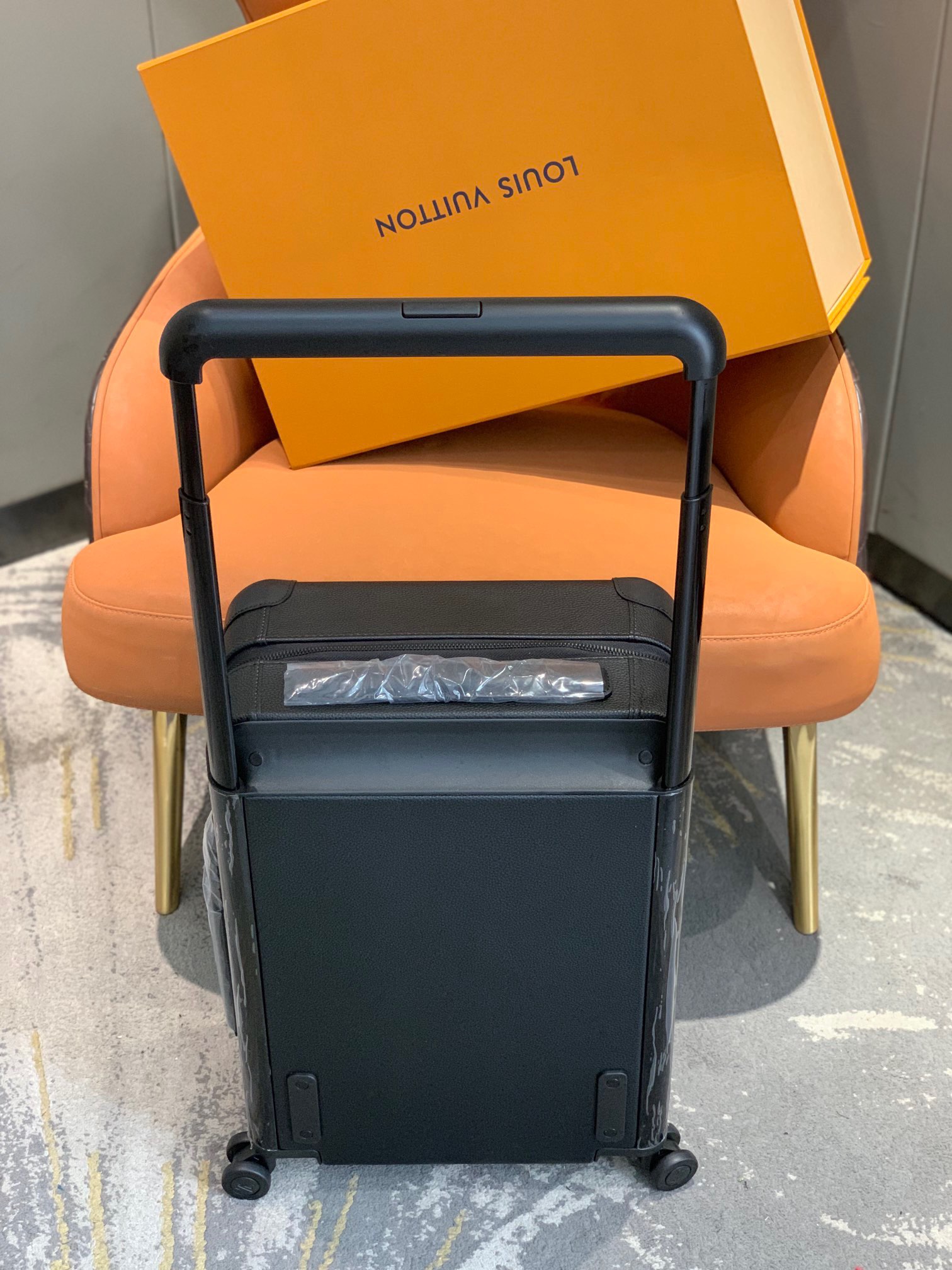 l0*is V*t0n horizon 55-38*55*21cm