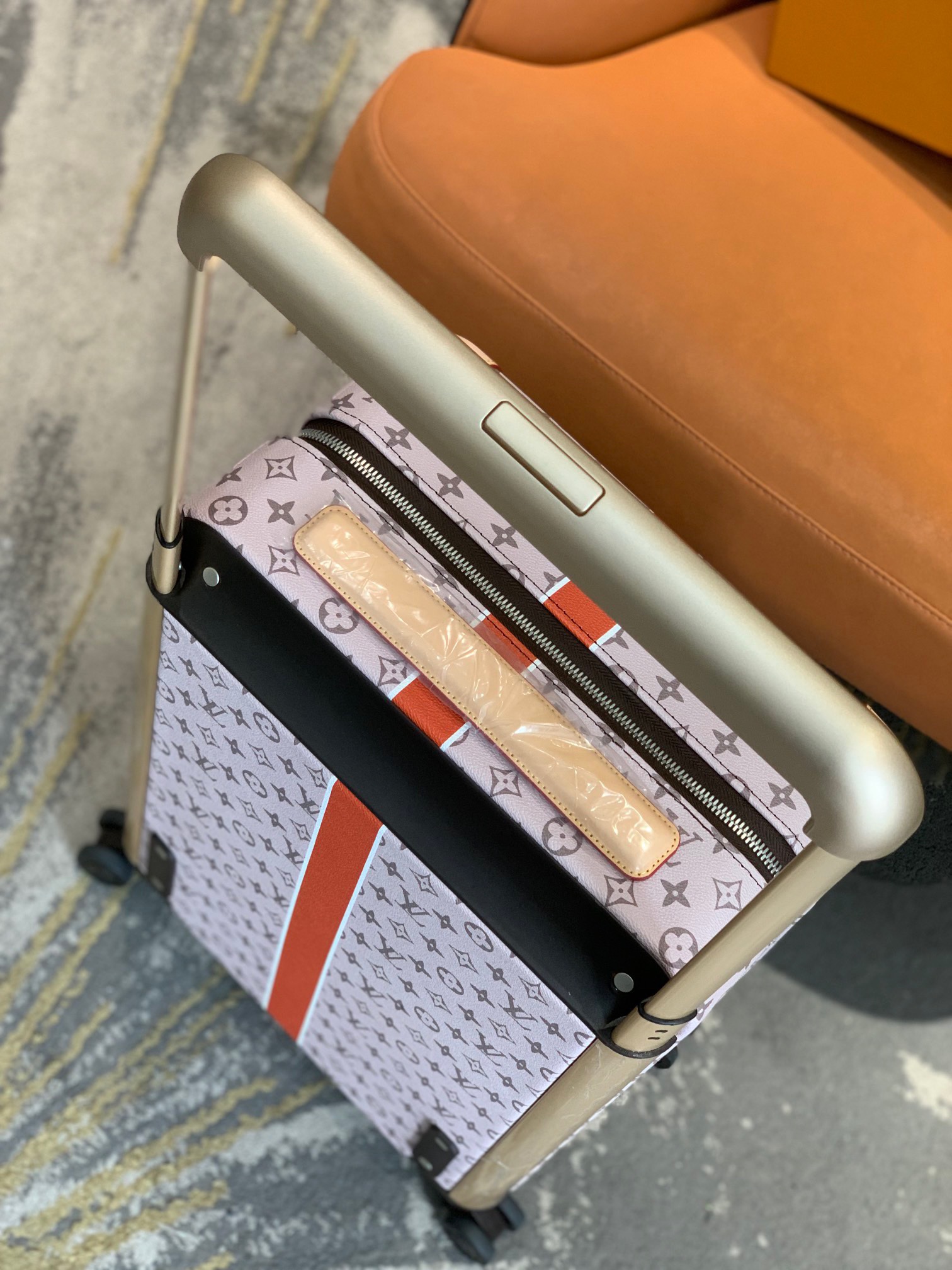 l0*is V*t0n horizon 55-38*55*21cm