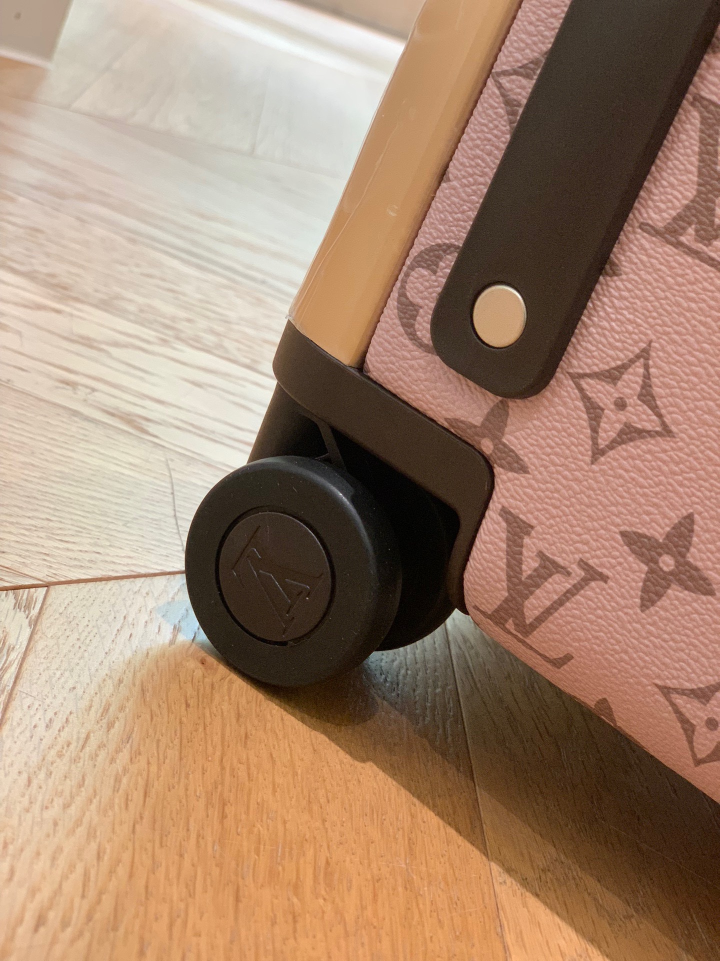 l0*is V*t0n horizon 55-38*55*21cm