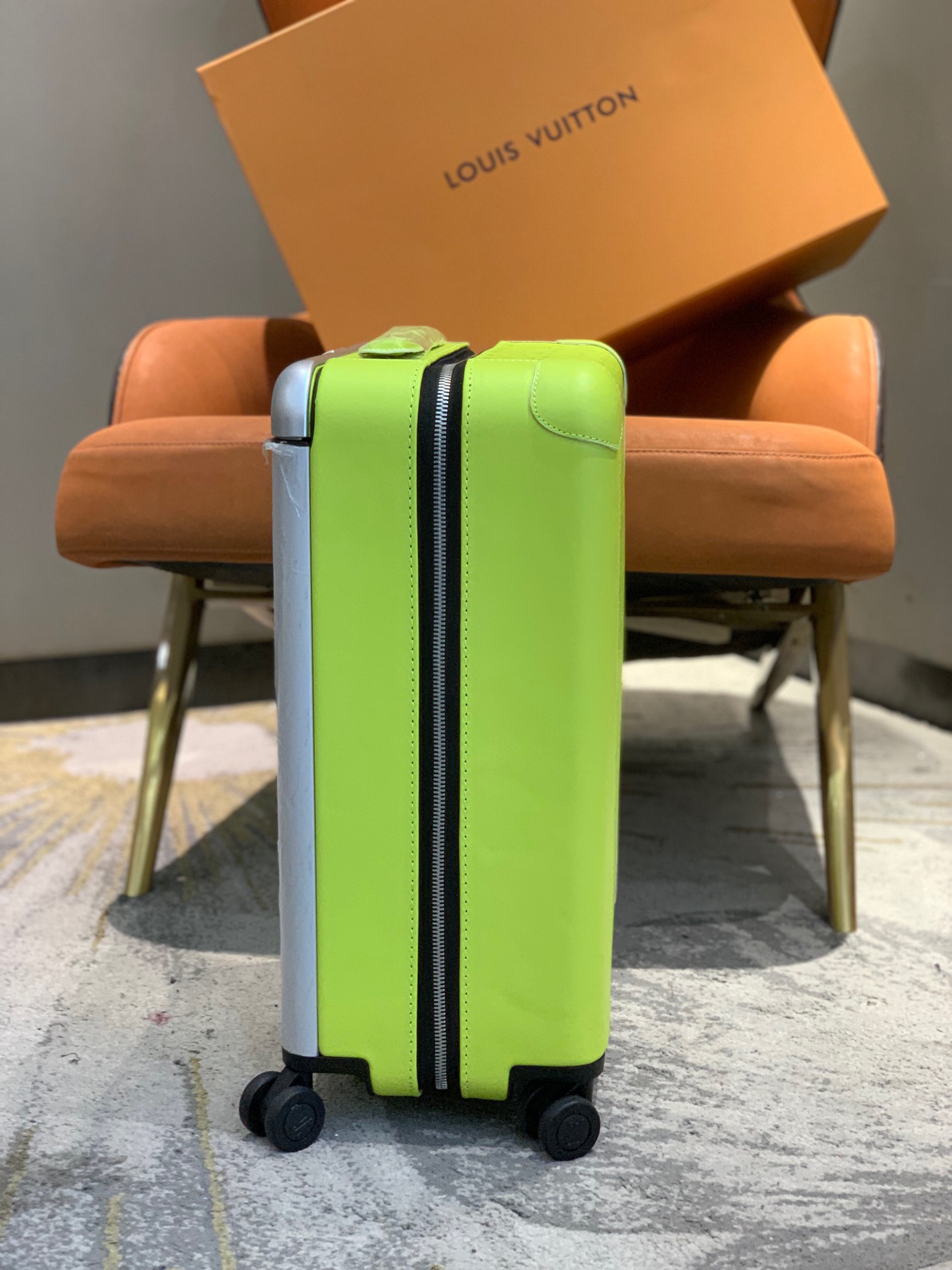 l0*is V*t0n horizon 55-38*55*21cm