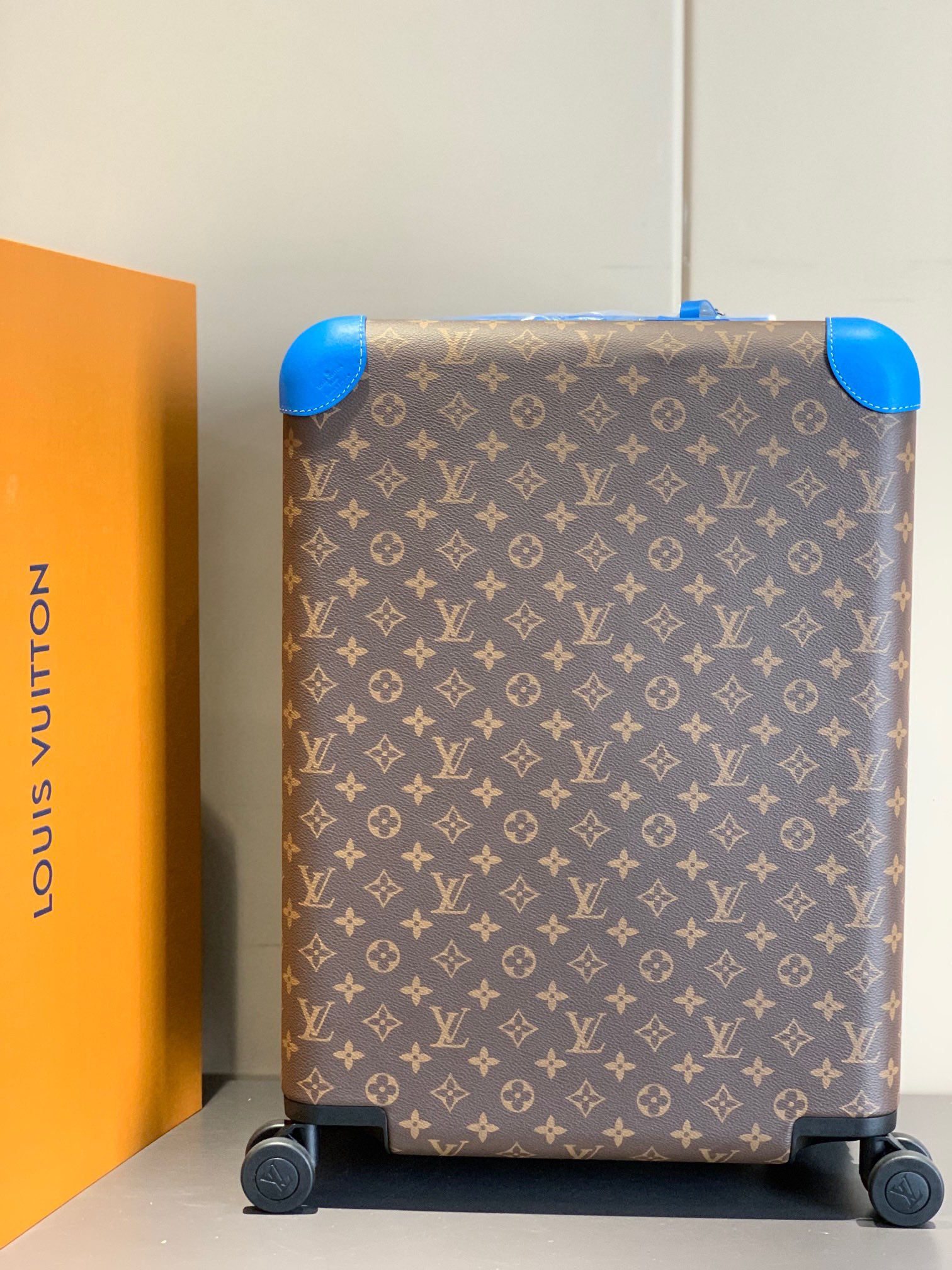 l0*is V*t0n horizon 55-38*55*21cm