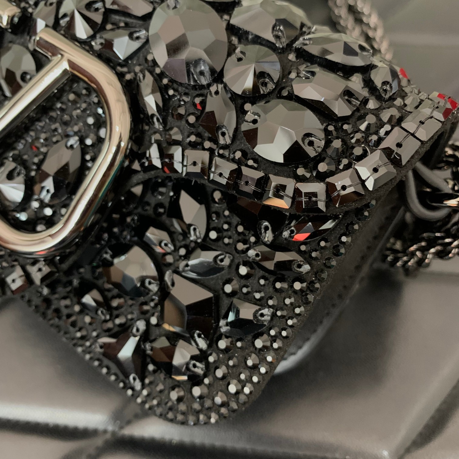 Va1e*ntin0 garavani mini loco bag-20*11*5cm