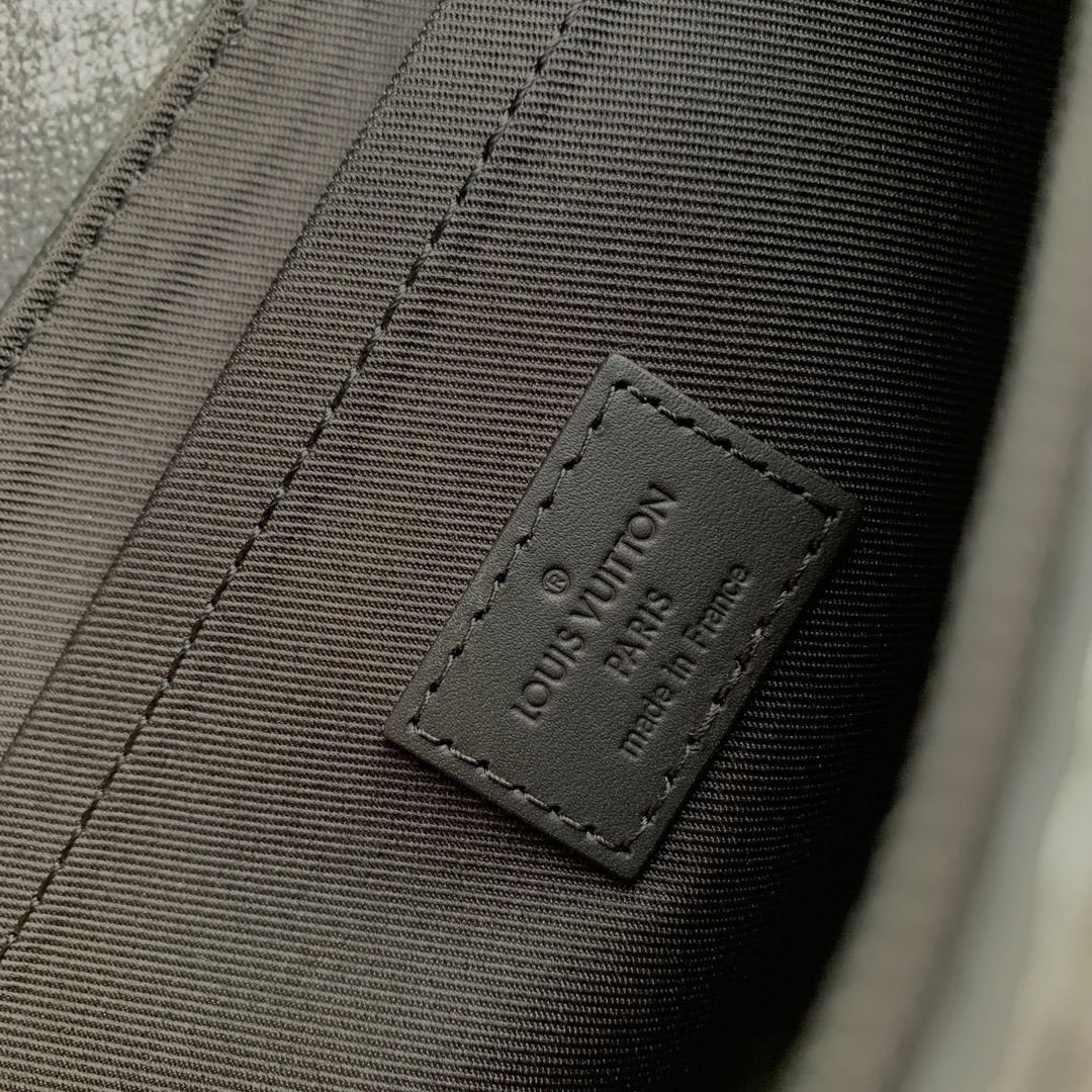 l0*is V*t0n pochette steamer -m46953-25 x 19 x 8 cm