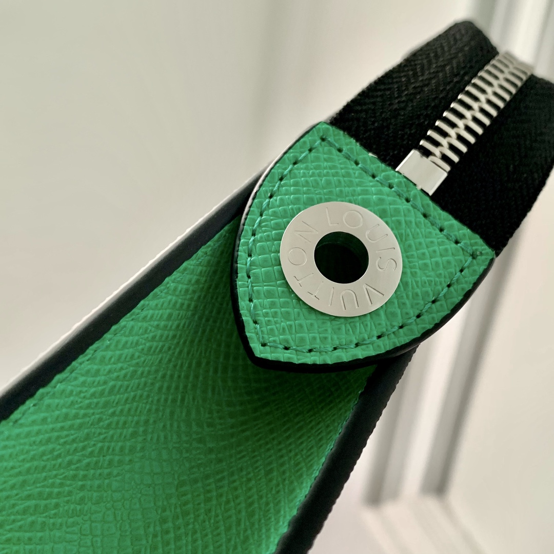 l0*is V*t0n pochette accessoires-26x20cm