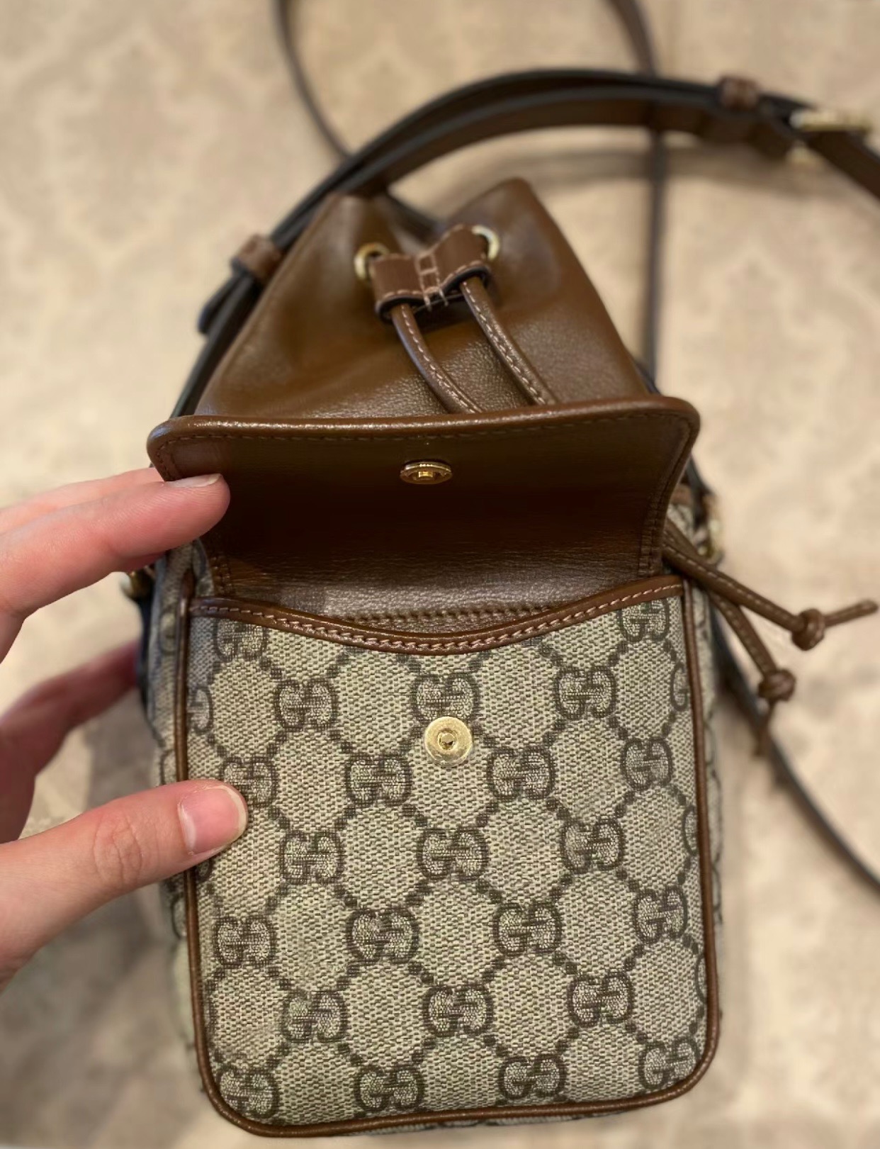 g*u*i retro gg S*p*e bucket-11.5*20 x*5.5cm