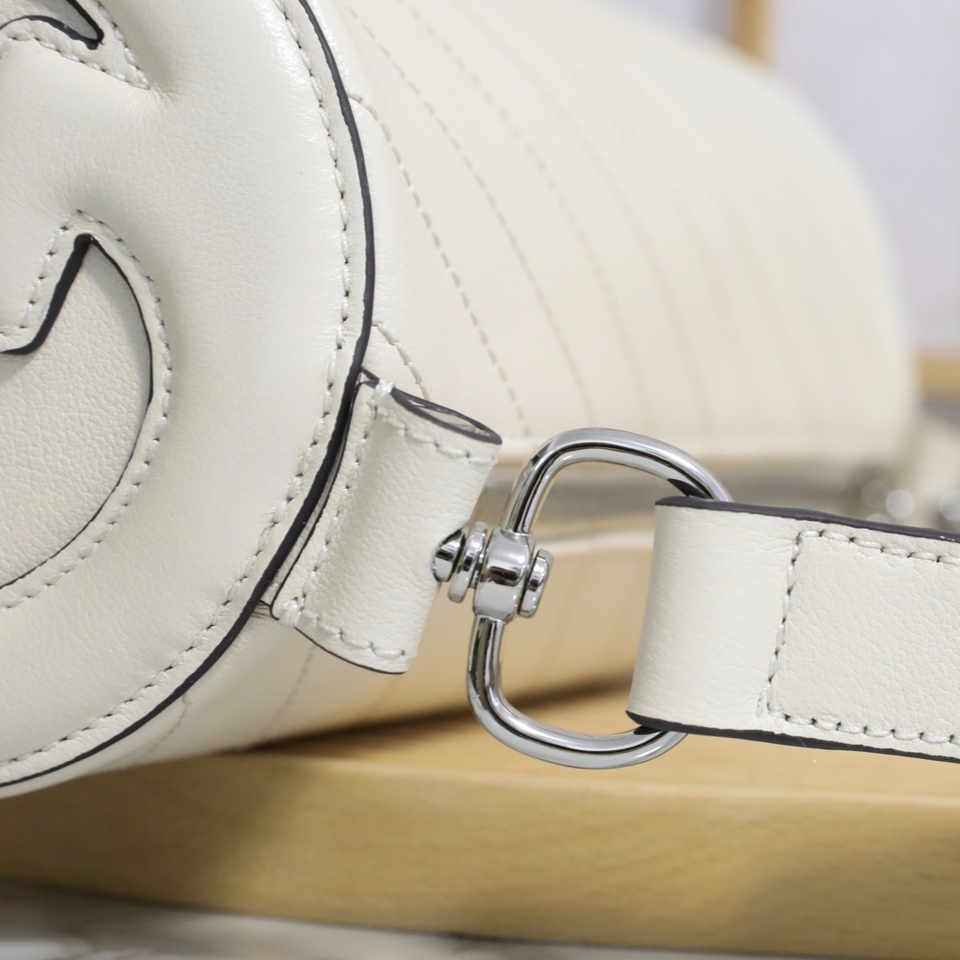 G*u*i blondie shoulder bag-13*25*12cm