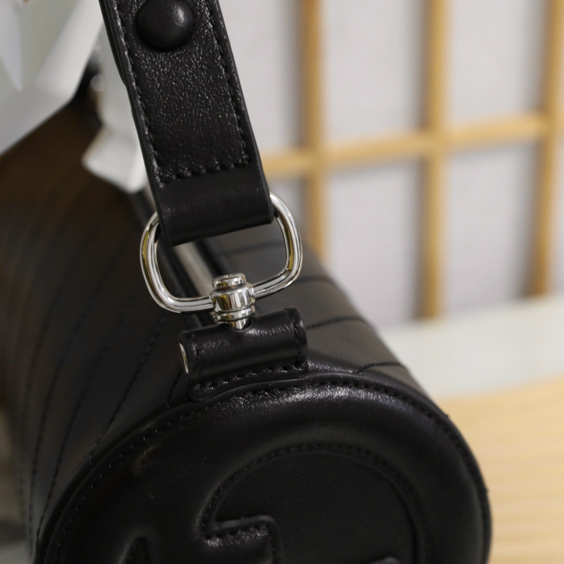 G*u*i blondie shoulder bag-13*25*12cm