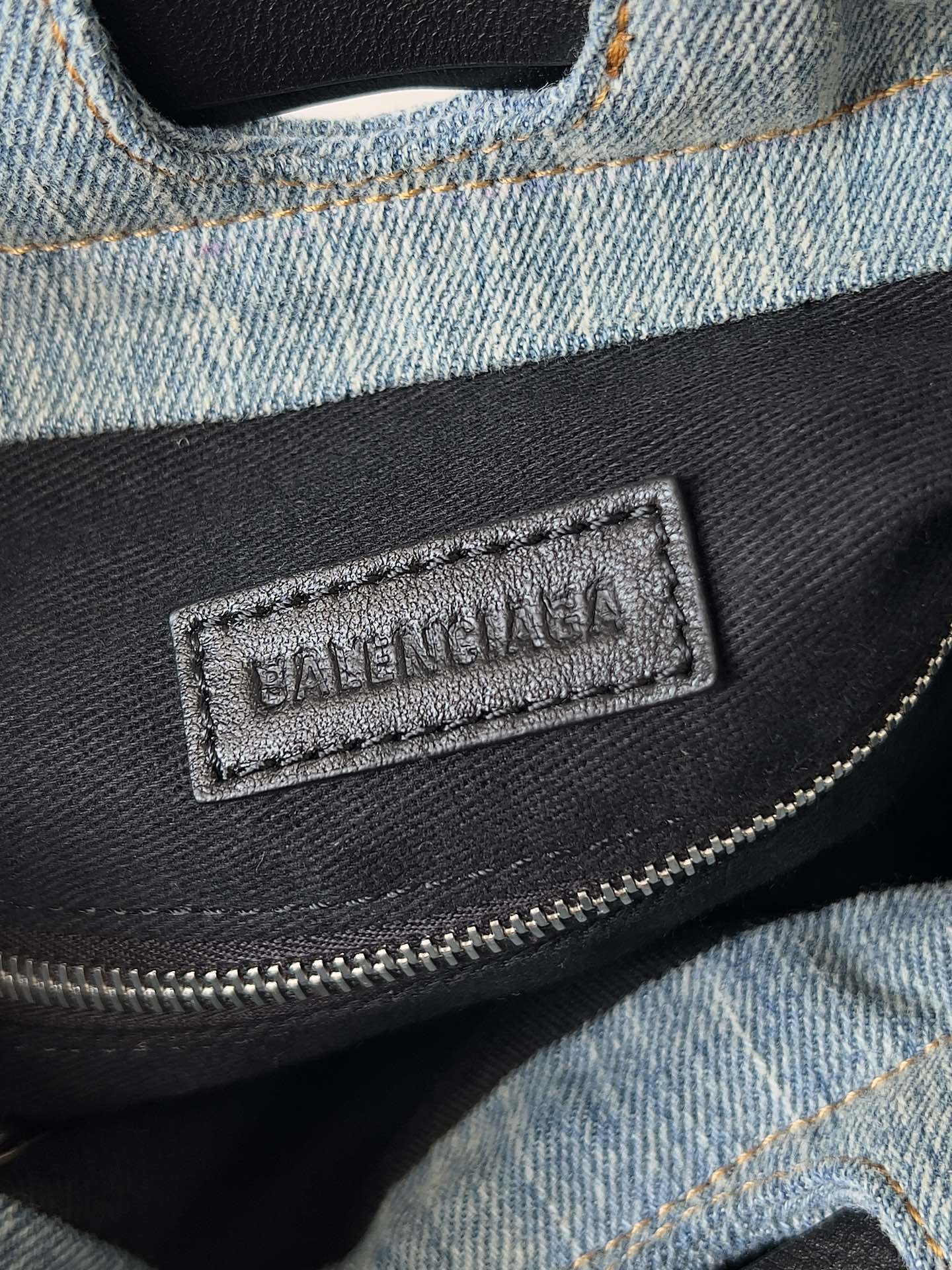 Ba*len*cia*ga crush tote-23.9*25.9*9.9cm