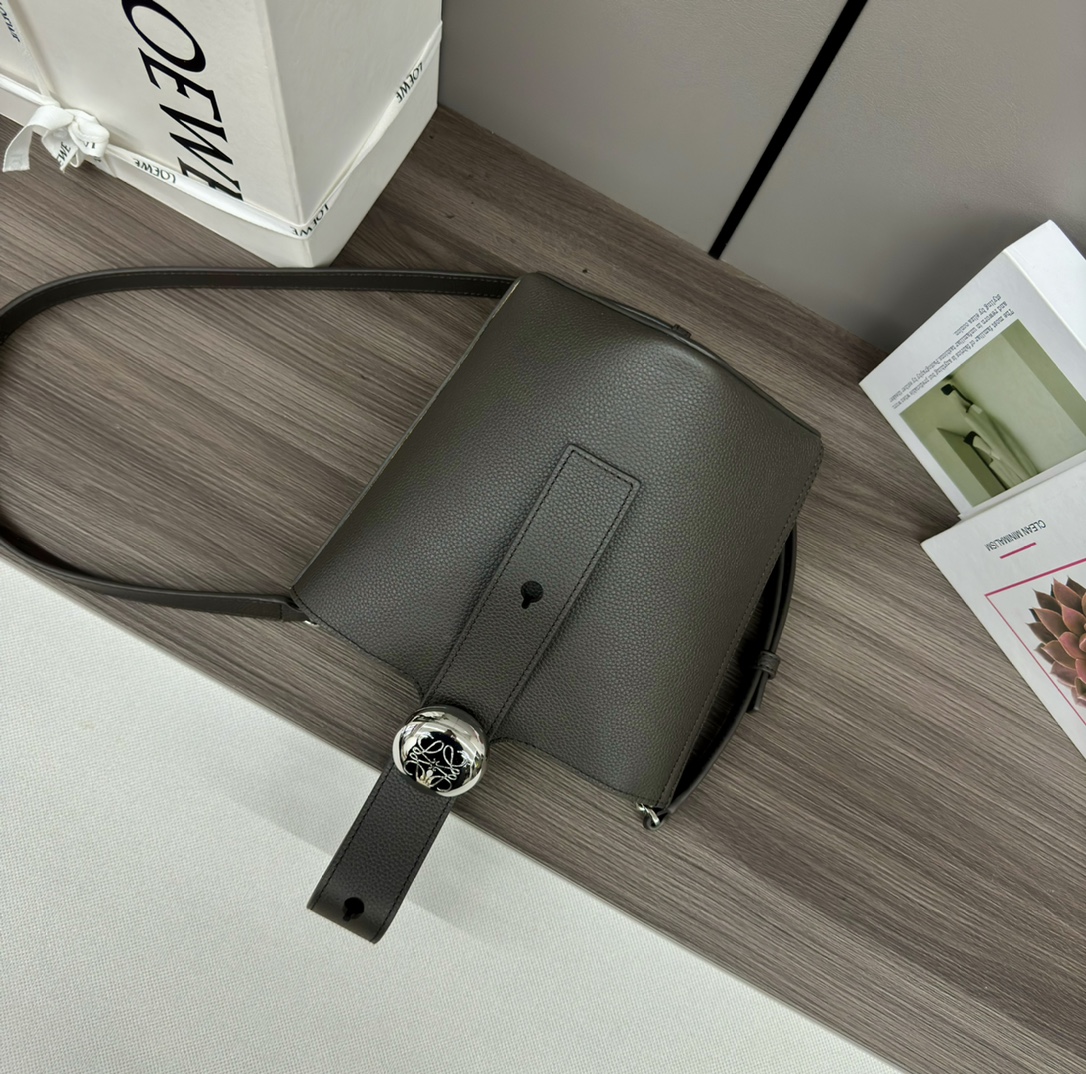 L0ew* mini pebble bucket bag-16*16*19.5cm