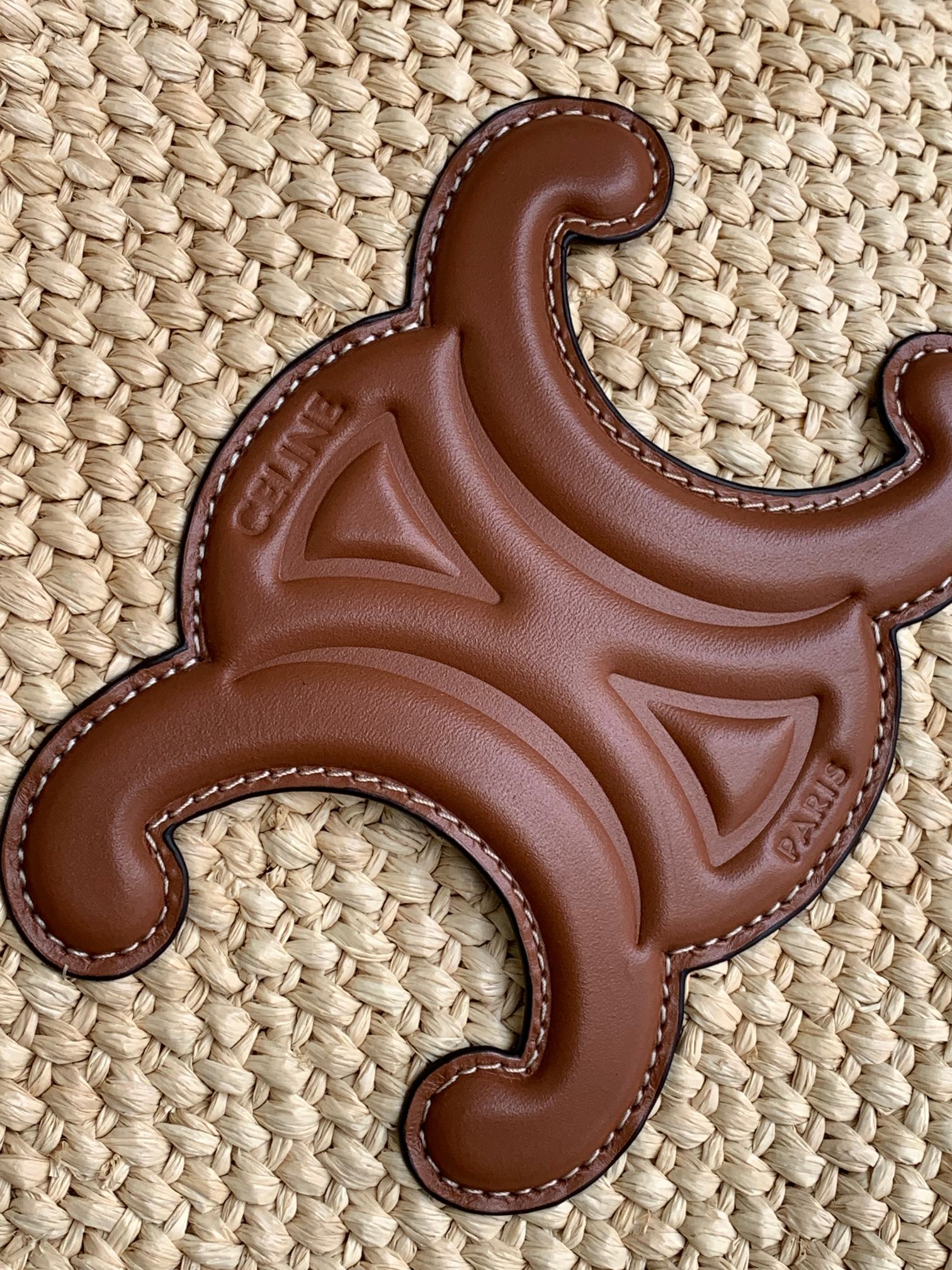 Ce**e triomphe tote-23 x 22 x 23cm