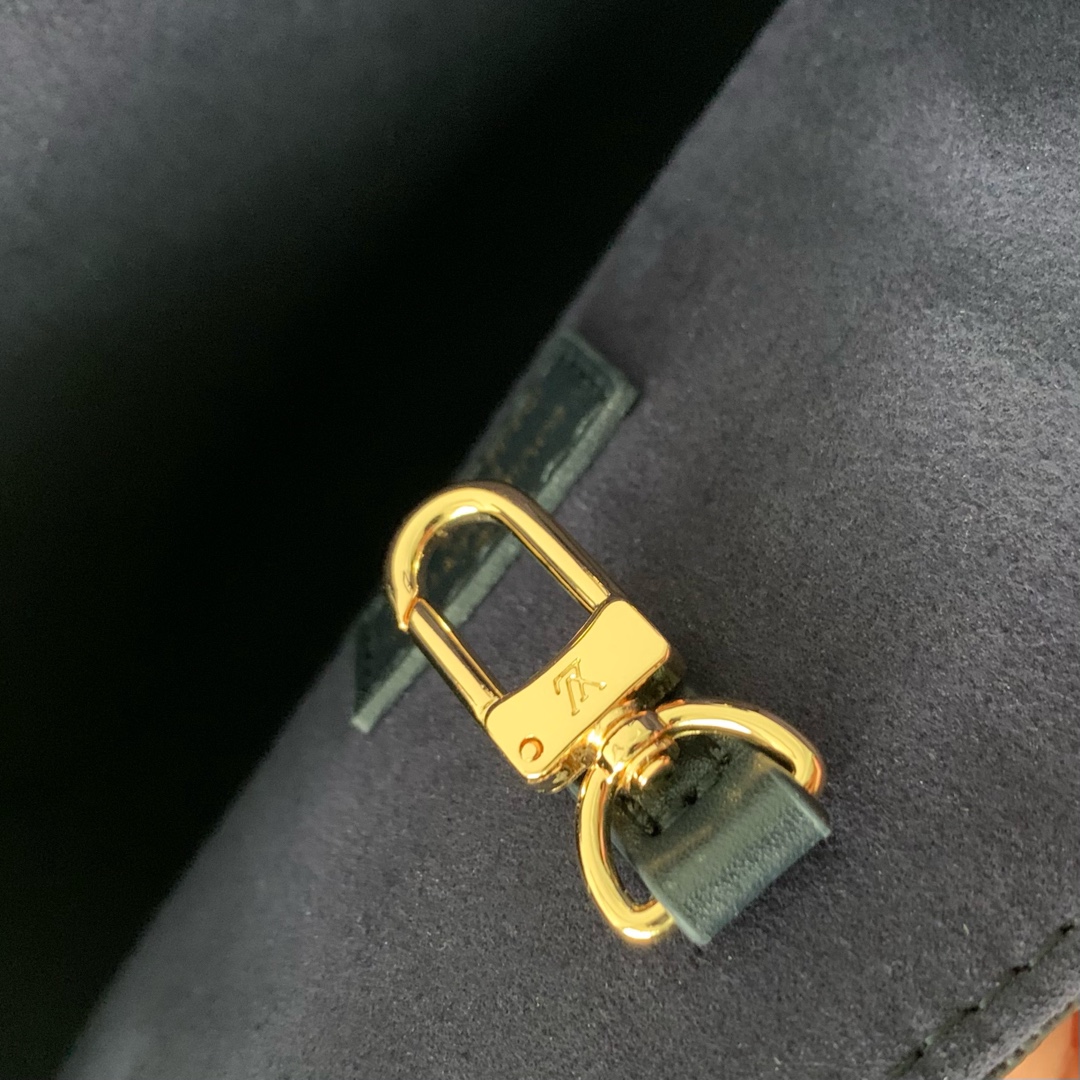 l0*is V*t0n small onthego handbag-35*28*15cm