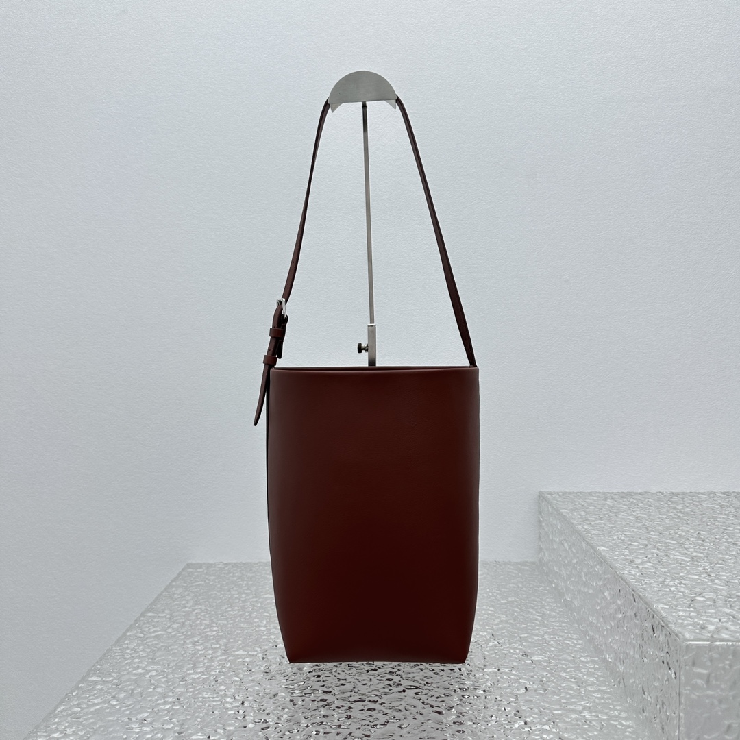 The R0w park tote-28*16*17cm