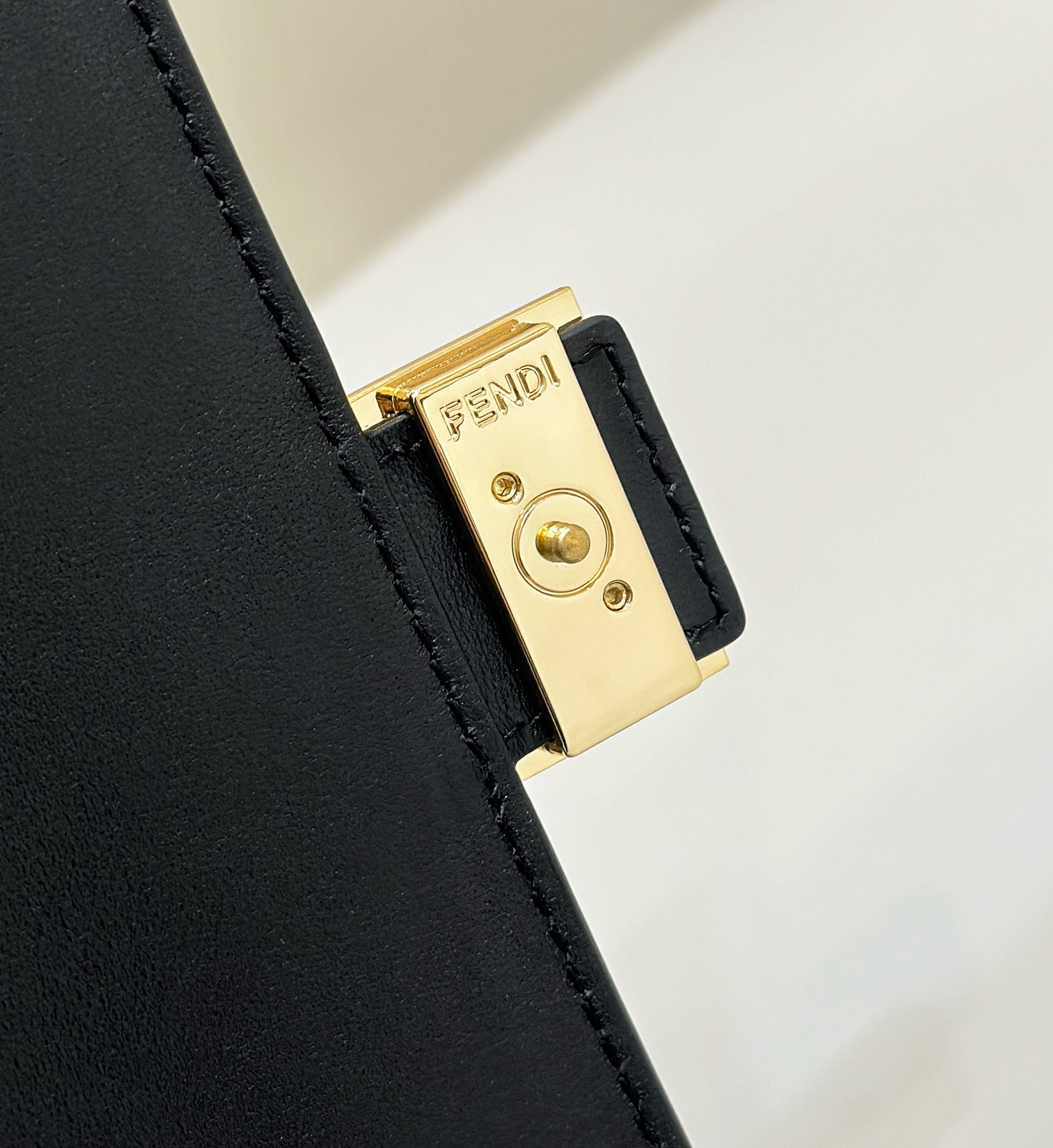 F**di baguette bag-21/5/11.5cm