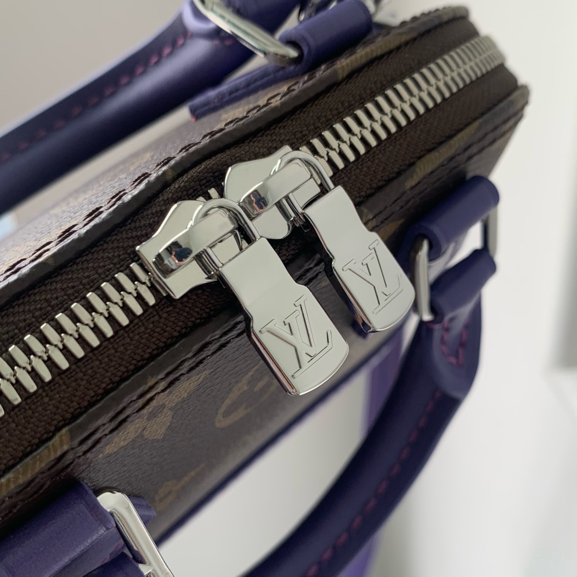 l0*is V*t0n nano alma-m82717-18*12*8cm