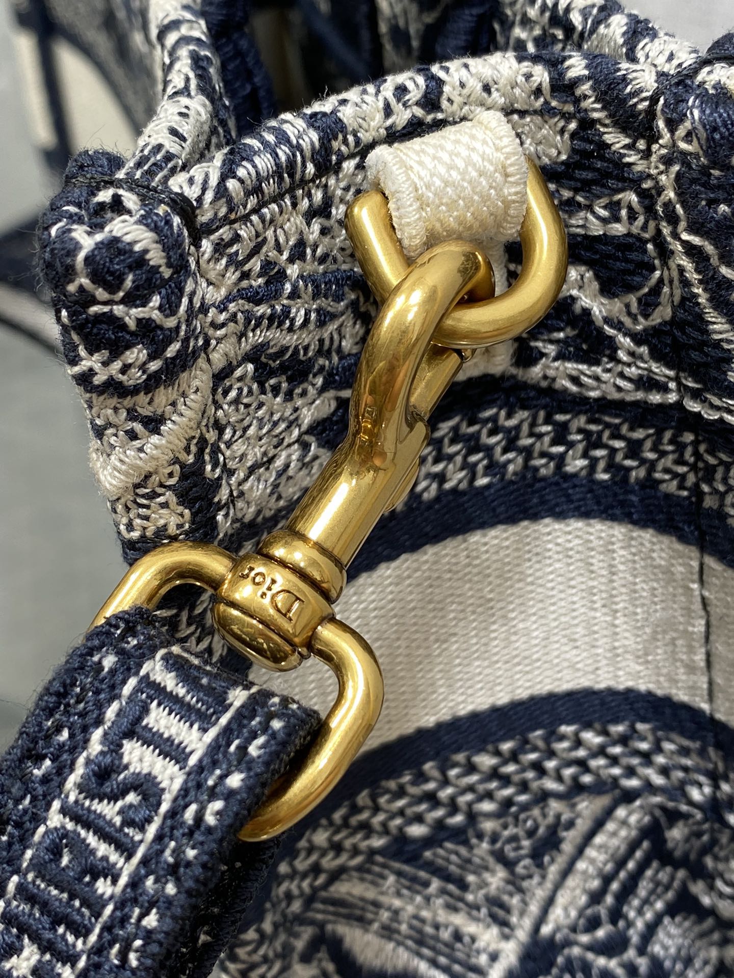 D*or book tote-21.5*13*7.5cm