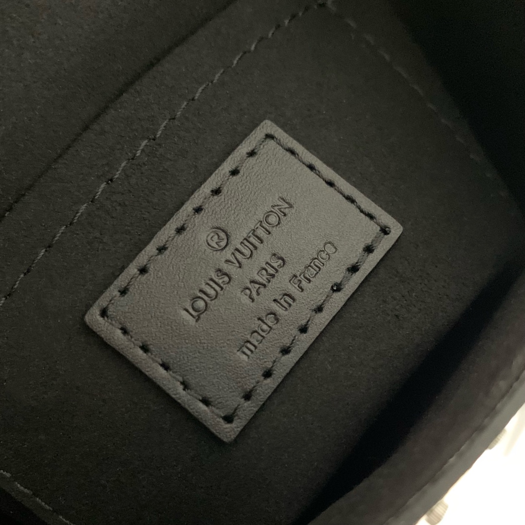 l0*is V*t0n camera box-m82465-12.5*17.6*6cm