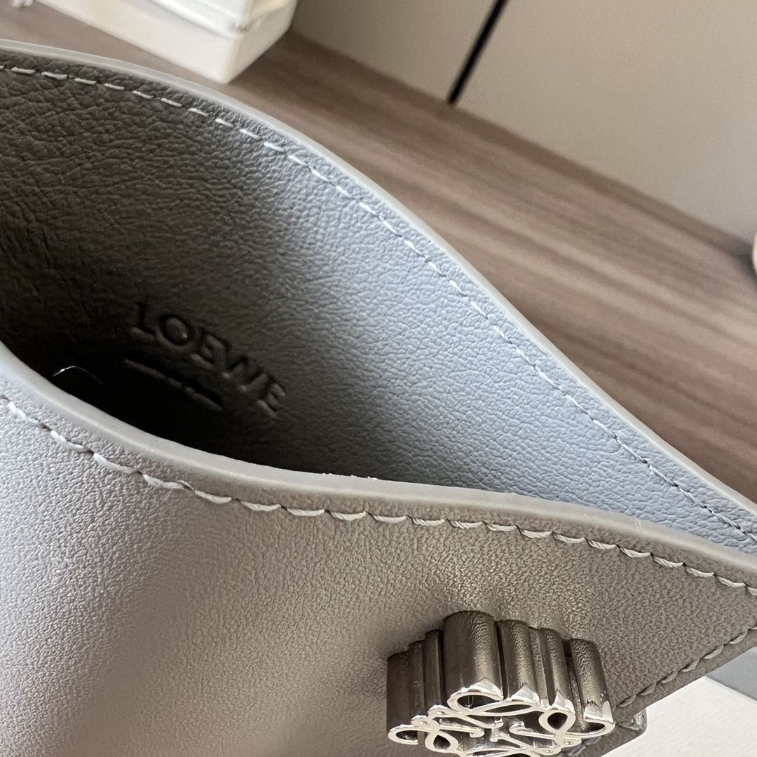 L0ew* dice pocket-21*15*5cm