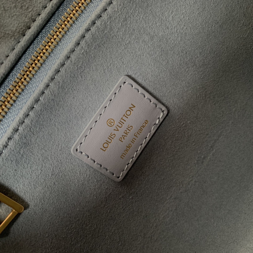 l0*is V*t0n onthego handbag-25*19*11.5 cm