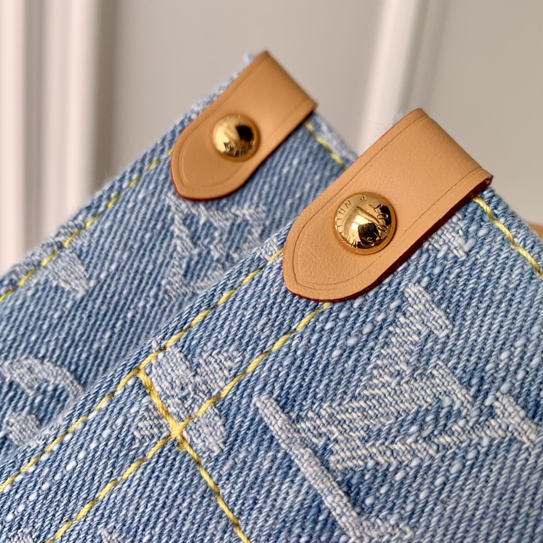 l0*is V*t0n let go handbag-28 x 23 x 10.5 cm