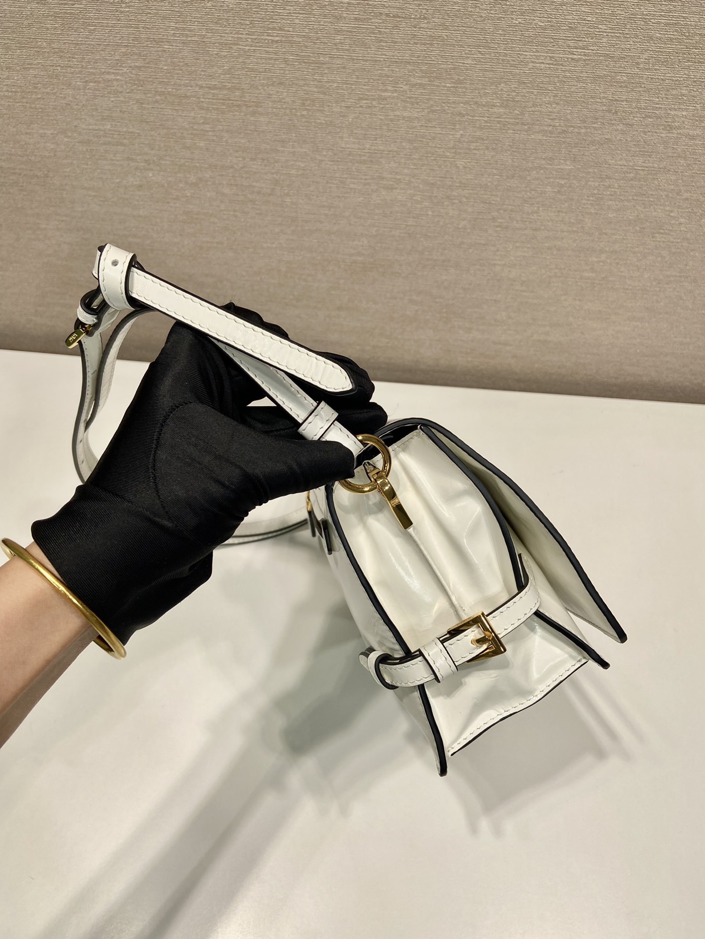 Pra*a 1bd082 messenger bag-23*15*8.5cm