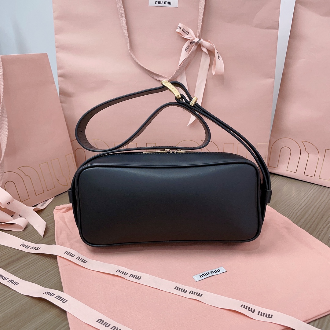 M*um*u leather shoulder 5bc158 bag-24*11.5*7cm