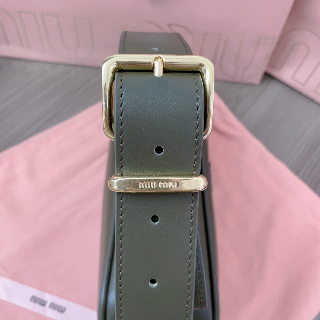 M*um*u leather shoulder 5bc158 bag-24*11.5*7cm