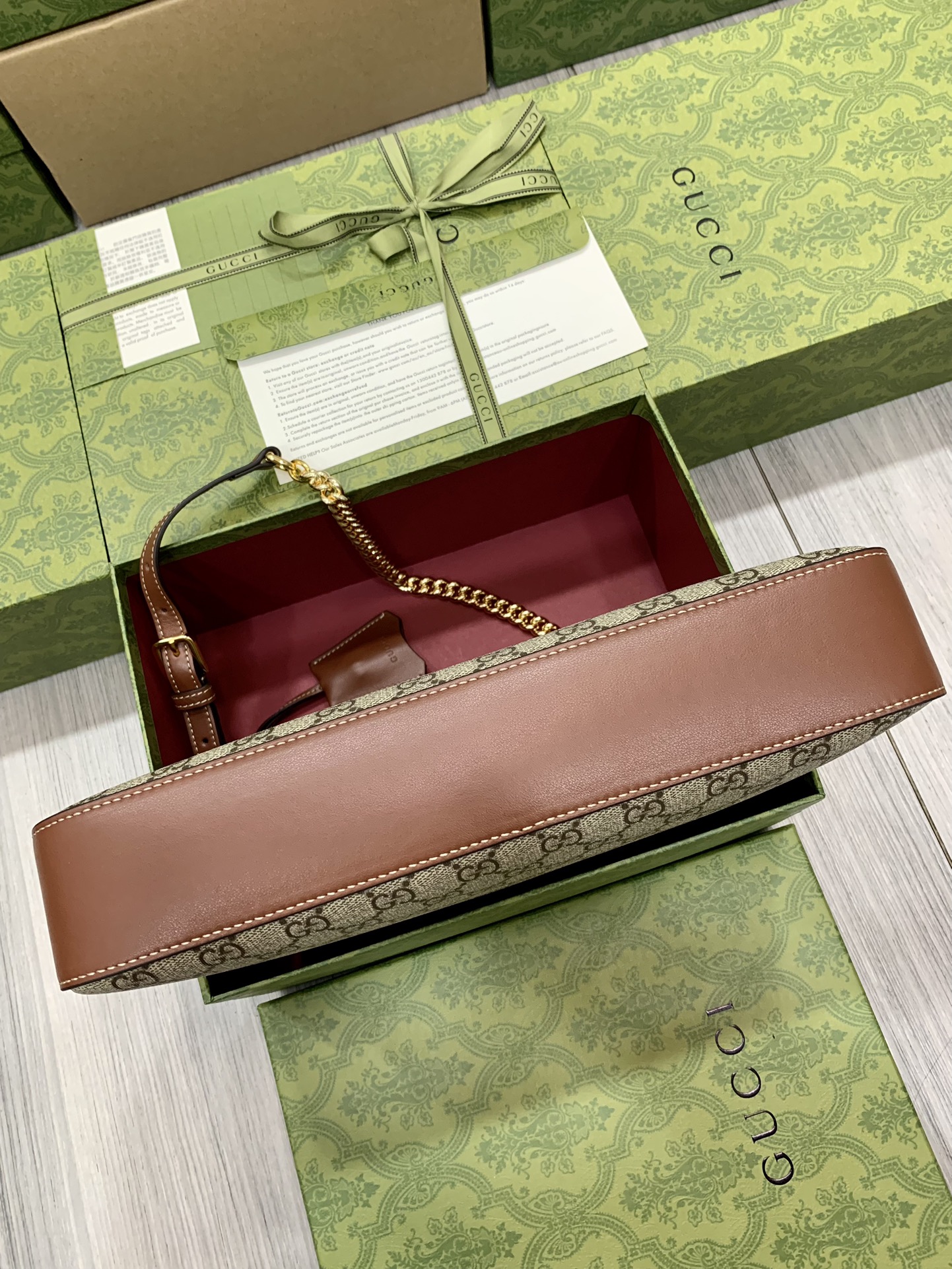 G*u*i padlock bag-32.5x 24x 5.5cm