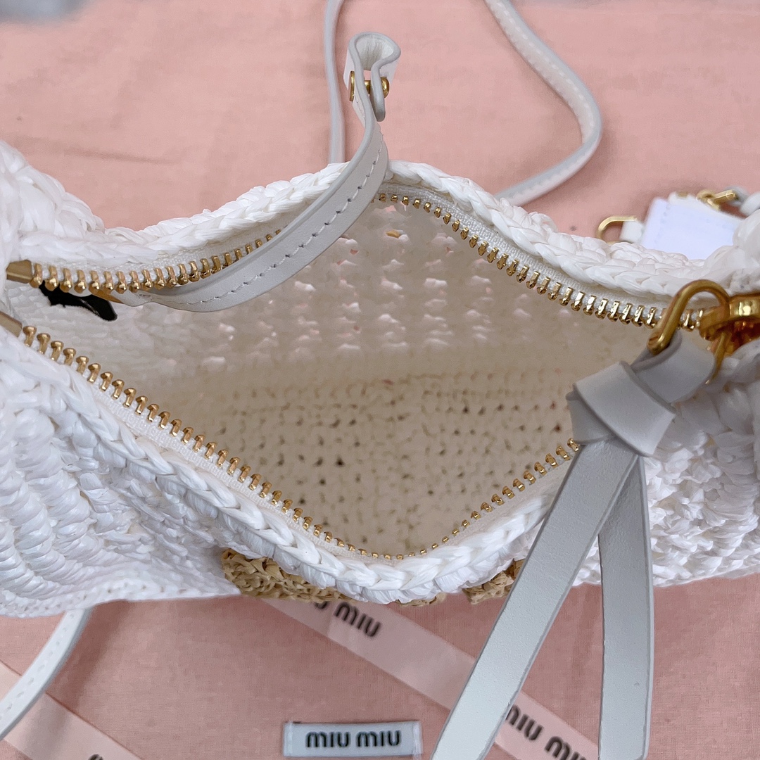 M*um*u wander crochet-knit shoulder bag-20x 17 x6cm